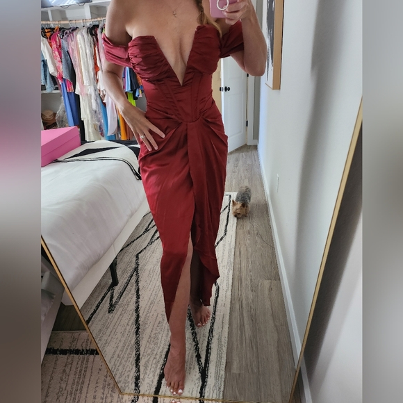 Sold Selfie LeslieMariesa Plunging Neckline Dress Red - Picture 2 of 12